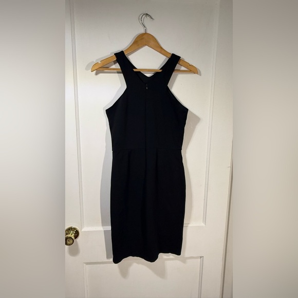 Elegant Black Halter Dress - Picture 3 of 4